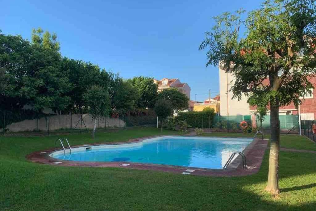Garaje Y Piscina Comunitaria! Lejlighed Suances Eksteriør billede